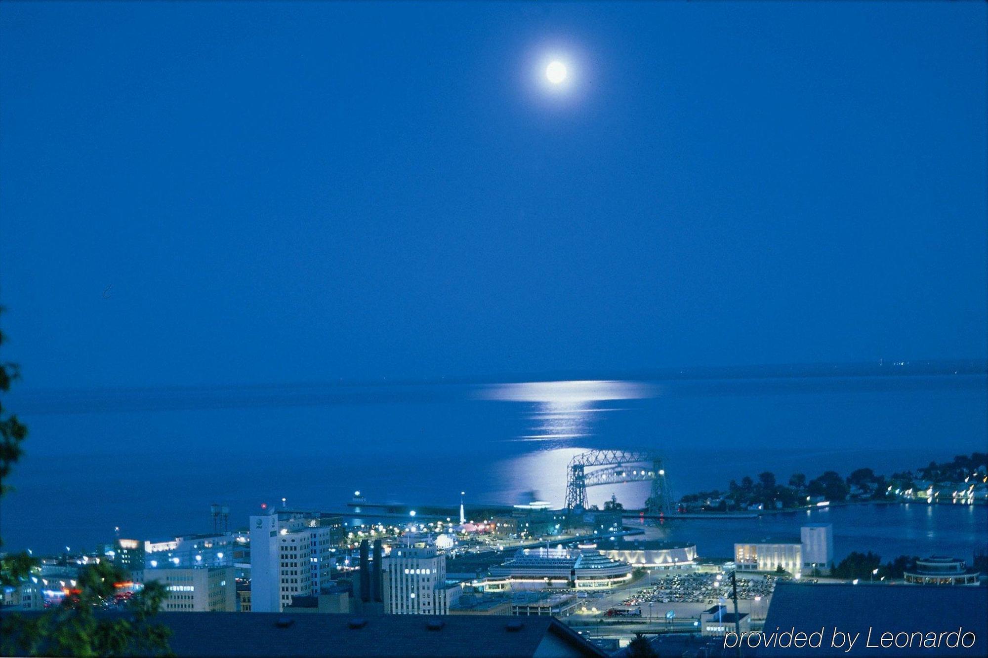Radisson Hotel Duluth-Harborview Екстериор снимка